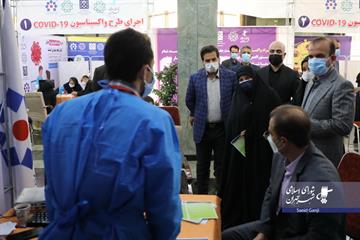  بازدید سوده نجفی از مرکز واکسیناسیون کارکنان شهرداری تهران